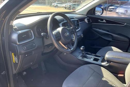 Ebony Black 2016 Kia Sorento LX