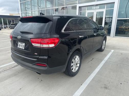 Ebony Black 2016 Kia Sorento LX