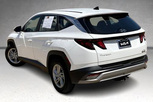 Serenity White Pearl 2025 Hyundai TUCSON SE