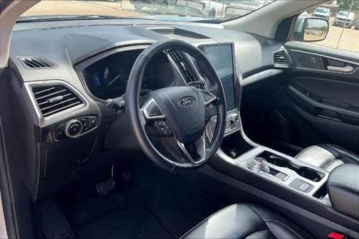 Iconic Silver Metallic 2024 Ford Edge SEL