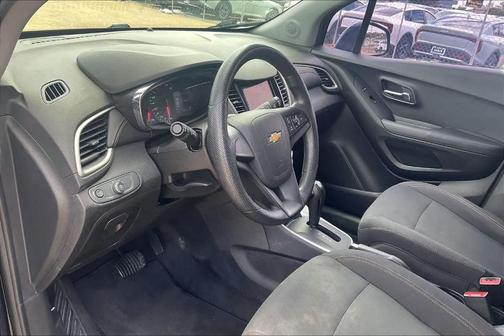 Mosaic Black Metallic 2019 Chevrolet Trax LS