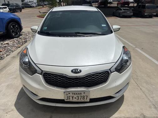 Snow White Pearl 2016 Kia Forte LX
