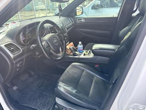 Bright White Clearcoat 2019 Jeep Grand Cherokee Altitude