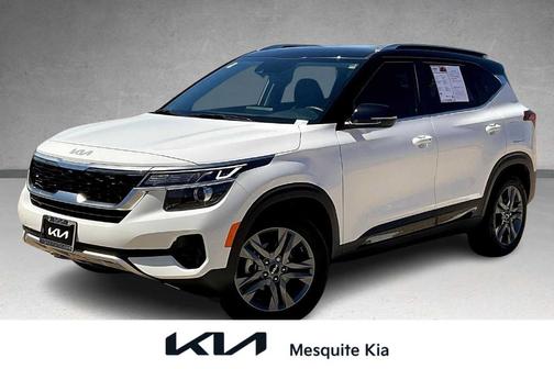 Clear White / Black Roof 2023 Kia Seltos S