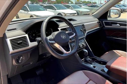 2022 Volkswagen Atlas 2.0T SE w/Technology