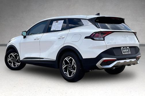 Snow White Pearl 2025 Kia Sportage LX