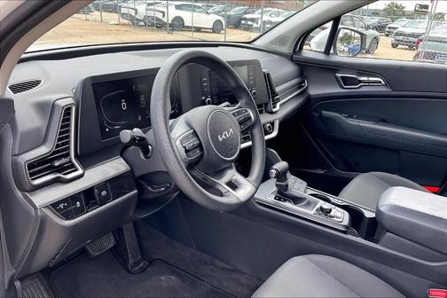 Snow White Pearl 2025 Kia Sportage LX