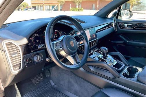 2021 Porsche Cayenne Base