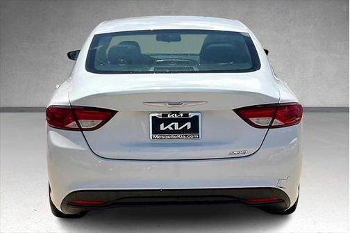 2016 Chrysler 200 LX