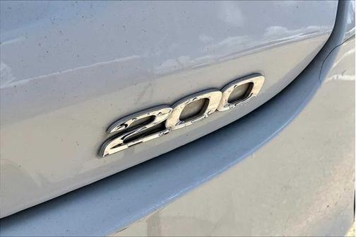 2016 Chrysler 200 LX