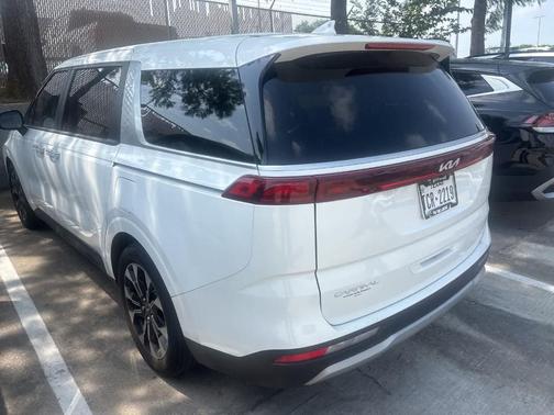 Snow White Pearl 2023 Kia Carnival EX
