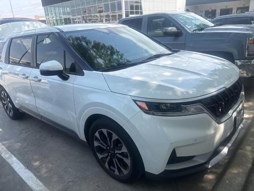 Snow White Pearl 2023 Kia Carnival EX
