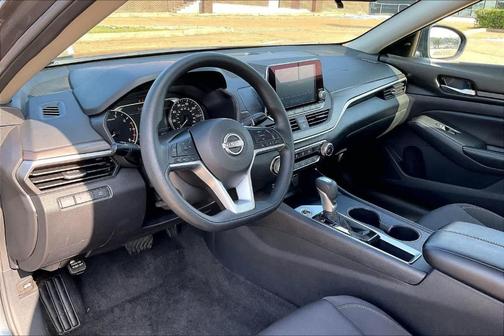 Gun Metallic 2025 Nissan Altima SV