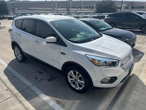 Oxford White 2019 Ford Escape SE
