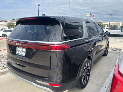 Metal 2024 Kia Carnival EX