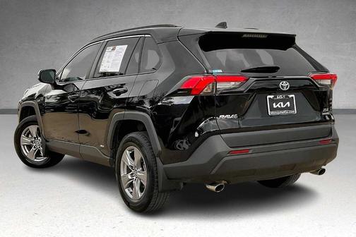 2022 Toyota RAV4 Hybrid XLE
