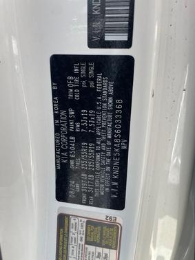 Snow White Pearl 2025 Kia Carnival Hybrid SX