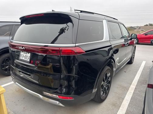 2022 Kia Carnival SX