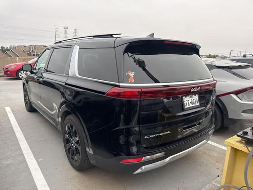 2022 Kia Carnival SX