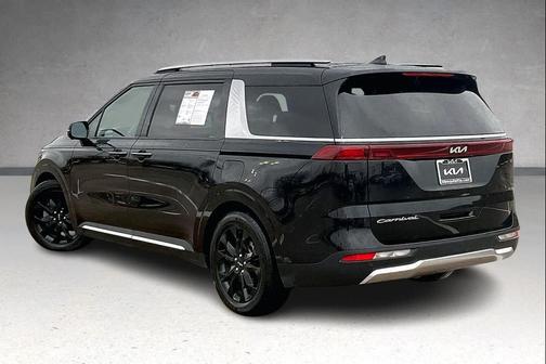 2022 Kia Carnival SX