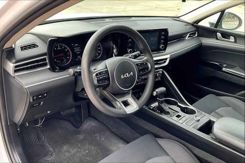 2022 Kia K5 LXS