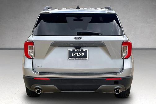 Iconic Silver Metallic 2023 Ford Explorer XLT