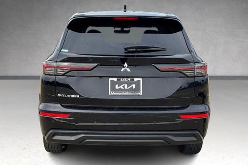 2025 Mitsubishi Outlander ES