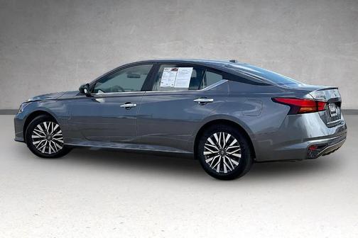 Gun Metallic 2025 Nissan Altima SV
