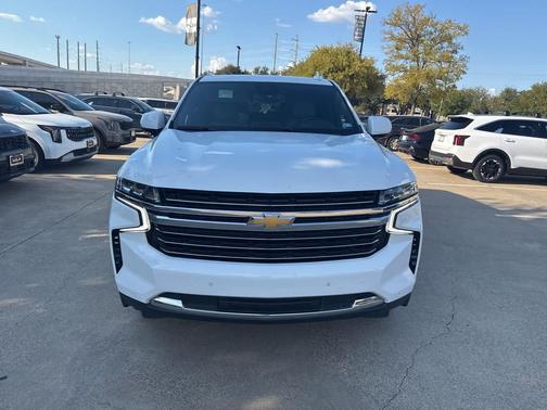 2023 Chevrolet Suburban LT