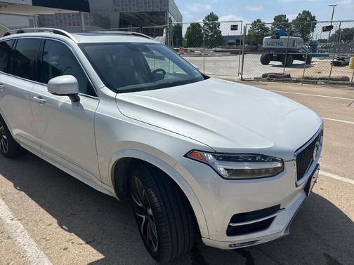2019 Volvo XC90 T6 Momentum