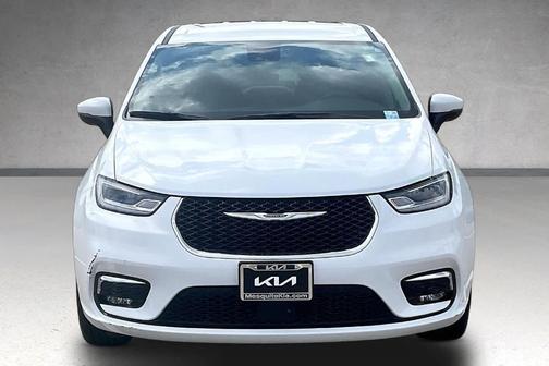Bright White Clearcoat 2023 Chrysler Pacifica Touring-L