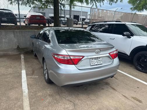 Celestial Silver Metallic 2017 Toyota Camry XLE