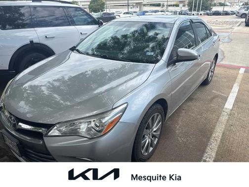 Celestial Silver Metallic 2017 Toyota Camry XLE