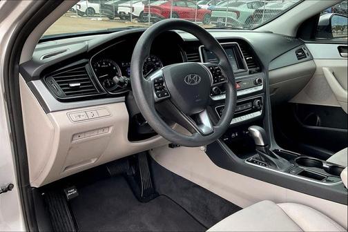 2018 Hyundai SONATA SE