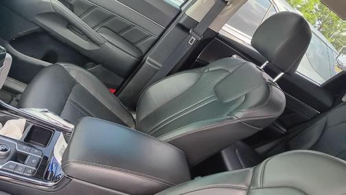 Wolf Gray 2023 Kia Sorento SX