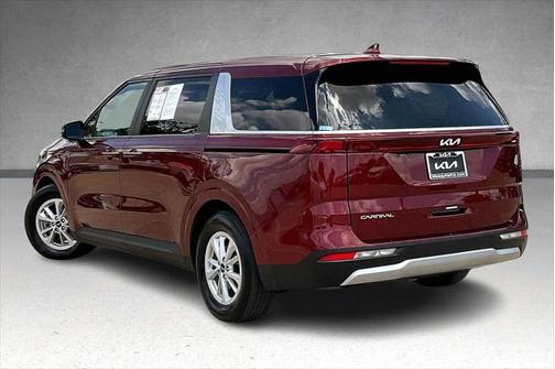 2024 Kia Carnival LX