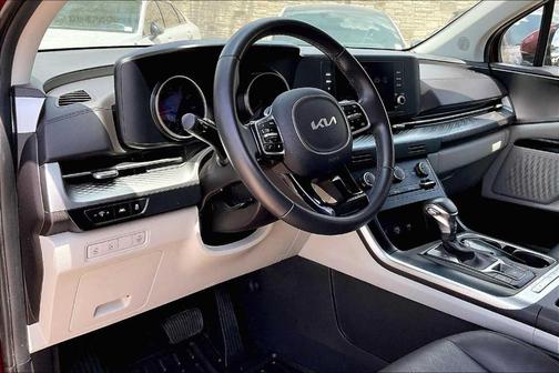 2024 Kia Carnival LX
