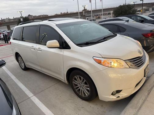 2017 Toyota Sienna XLE Premium
