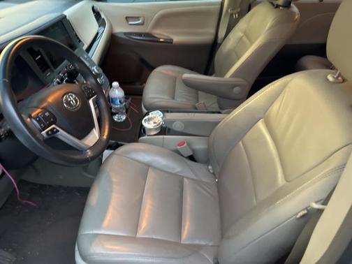 2017 Toyota Sienna XLE Premium