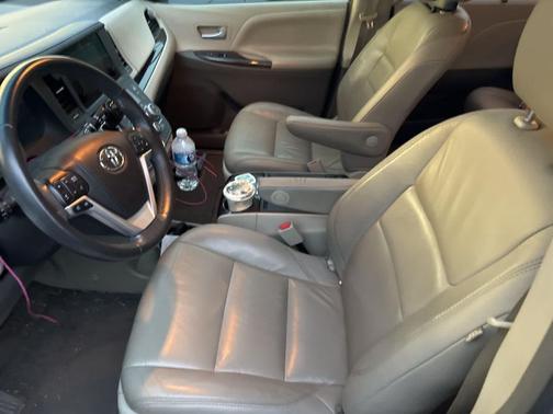 2017 Toyota Sienna XLE Premium