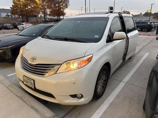 2017 Toyota Sienna XLE Premium