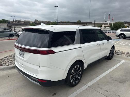 Snow White Pearl 2024 Kia Carnival EX