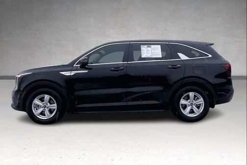 2025 Kia Sorento LX