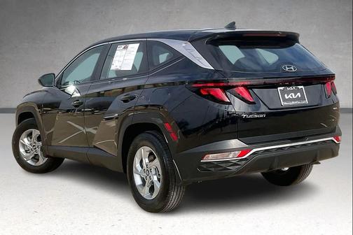 2023 Hyundai TUCSON SE