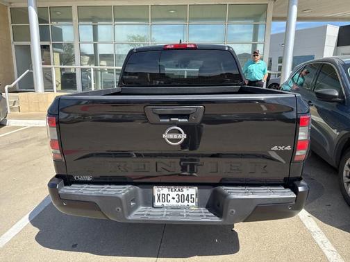 2022 Nissan Frontier S