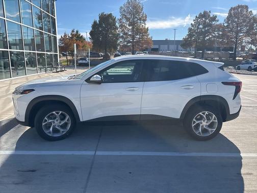 2024 Chevrolet Trax LS