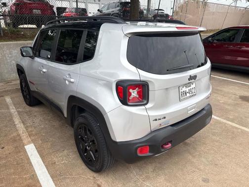 Glacier Metallic 2018 Jeep Renegade Trailhawk