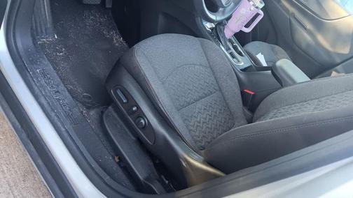 Silver Ice Metallic 2022 Chevrolet Equinox 1LT