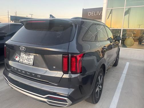 2021 Kia Sorento S