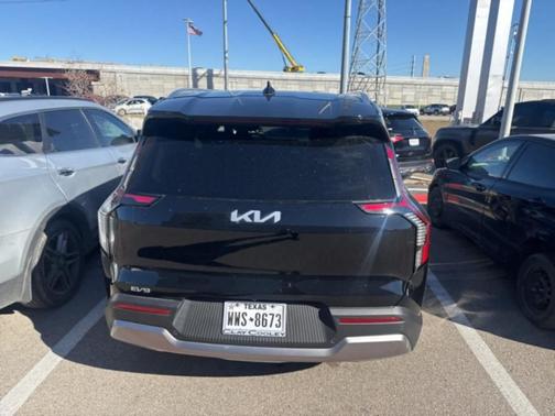 2026 Kia EV9 Wind